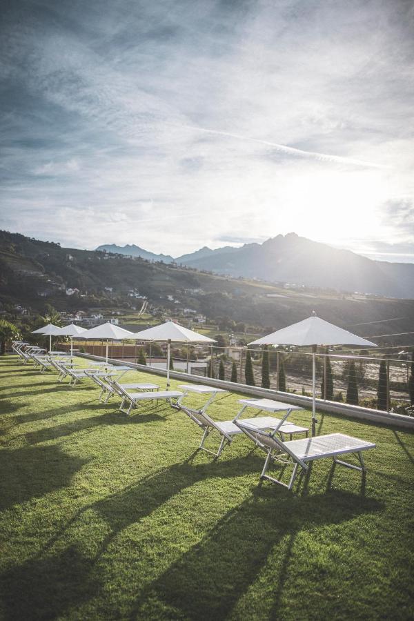 Hotel Maria Theresia Adults-Only Lagundo Exterior photo