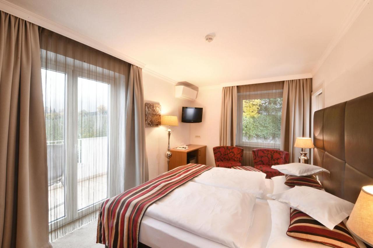 Hotel Maria Theresia Adults-Only Lagundo Exterior photo